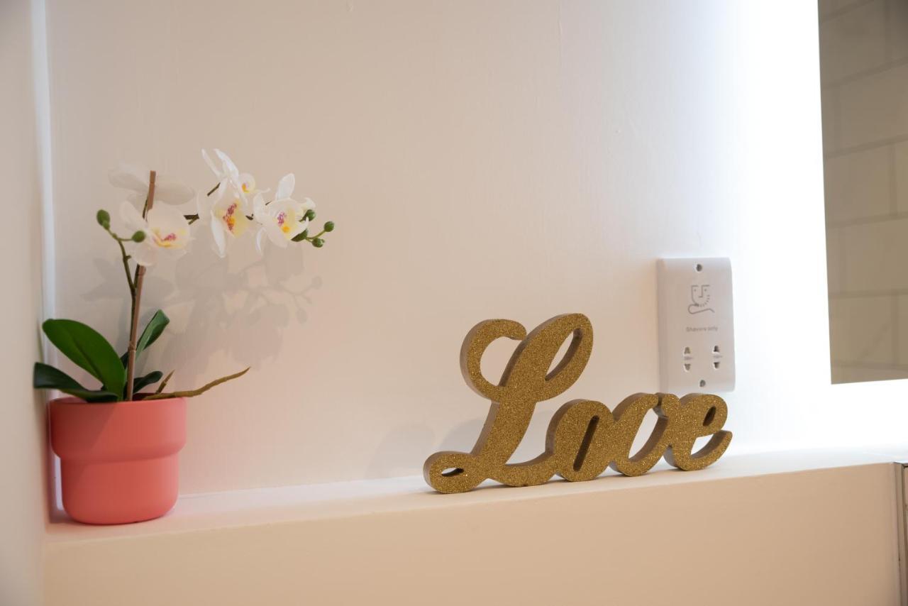 Welcome 4 Business Or Pleasure! Super Central Southampton 'City Vibes' # Stylish Apartment With Outside Space! 1-4 Guests Book Your City Break Or Pre-Cruise Stay! Close To Mayflower Theatre, Universities, Cruise Terminals, Hospitals & Shops! Екстер'єр фото
